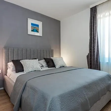 Sibenik * 브로다리카