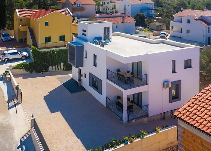 Sibenik * Brodarica (Sibenik-Knin)